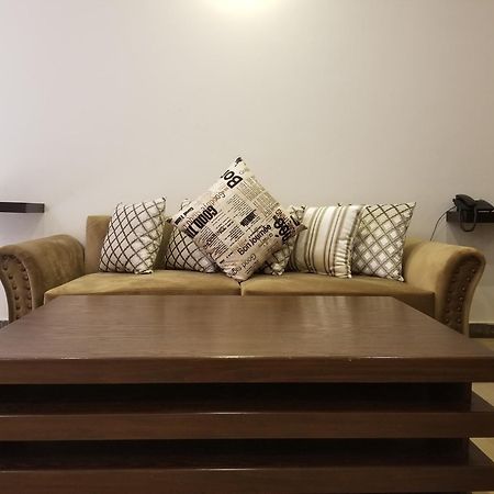 Zifan Hotel & Suites Karachi Esterno foto