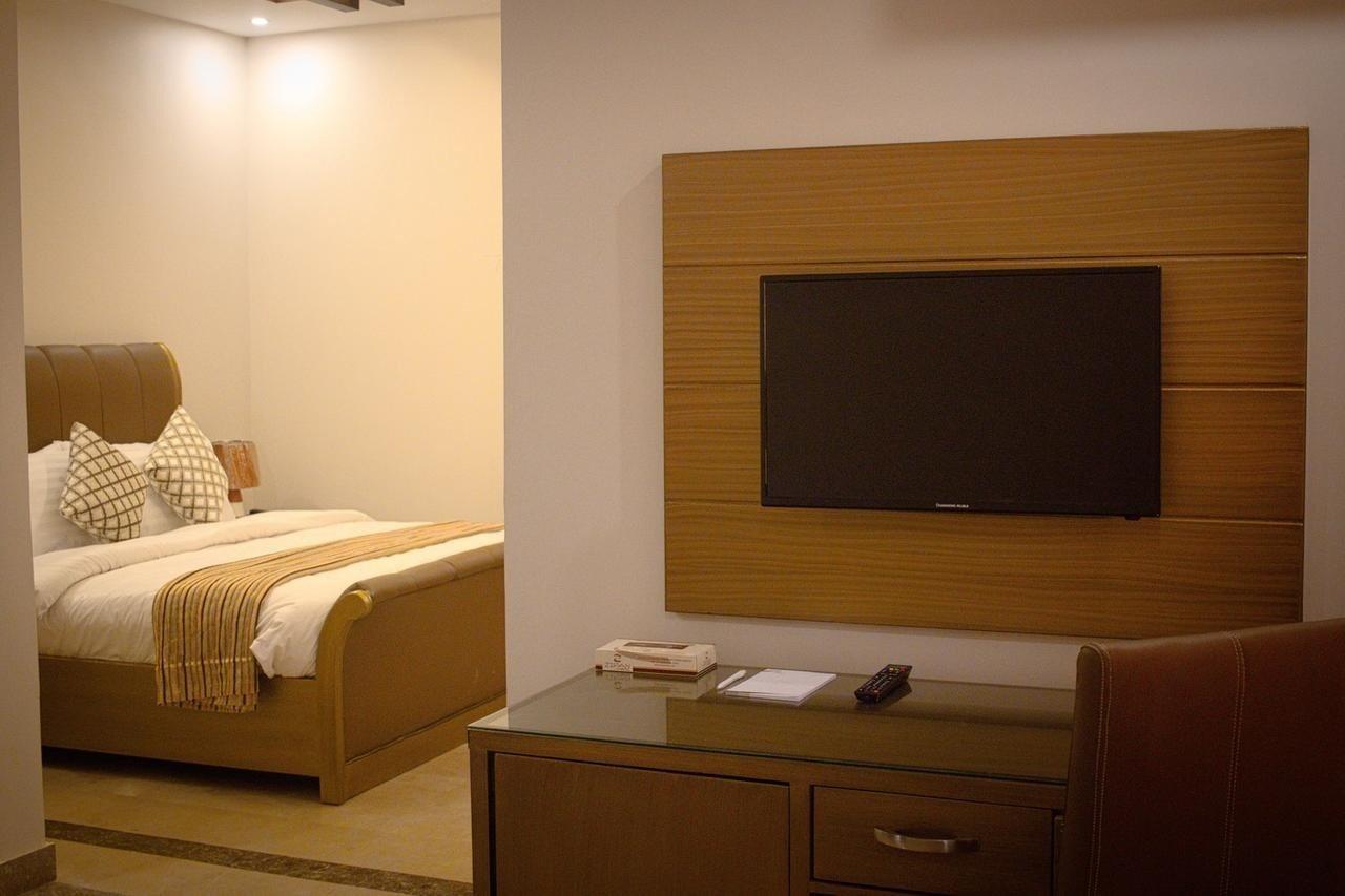 Zifan Hotel & Suites Karachi Esterno foto
