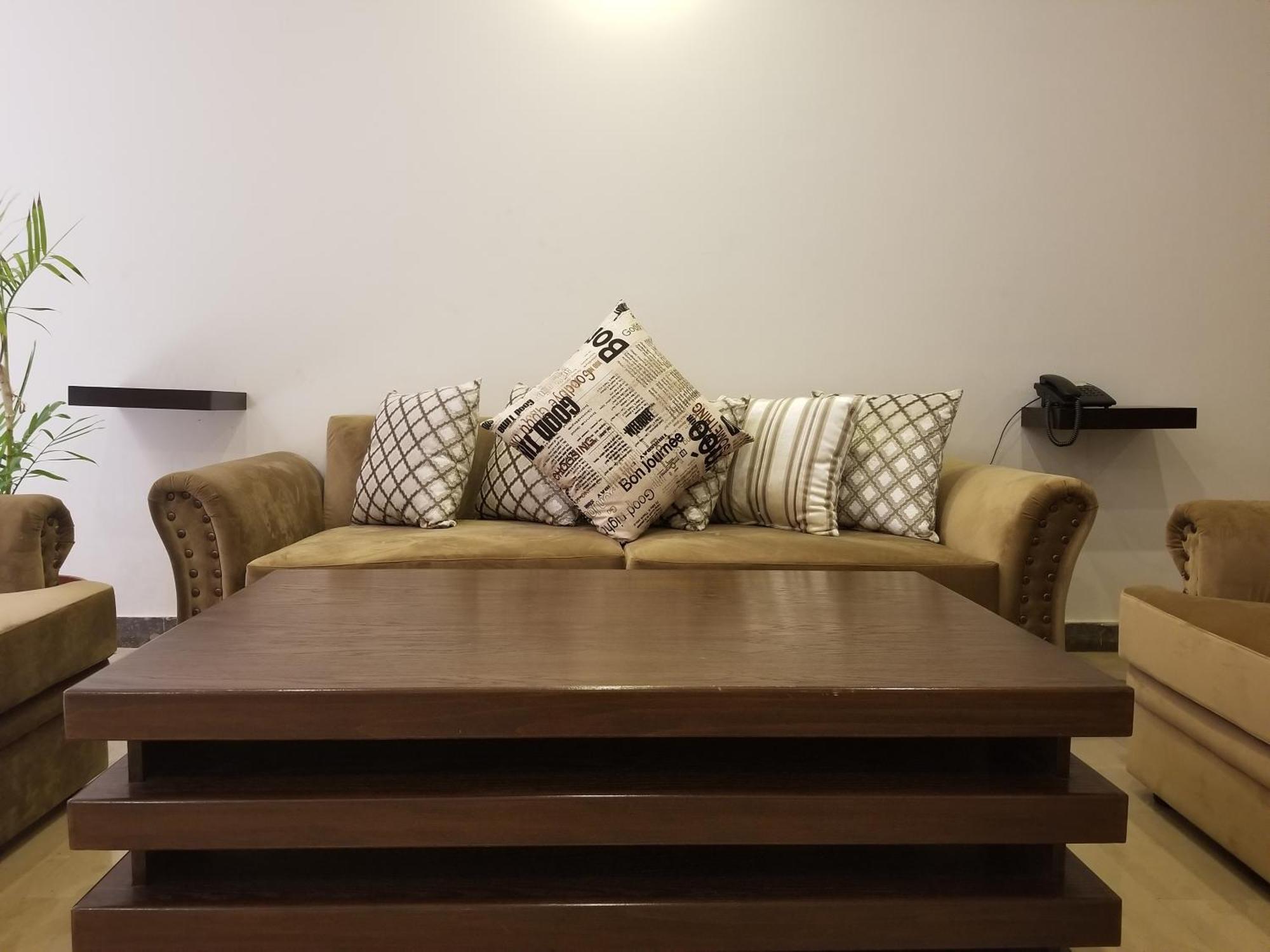 Zifan Hotel & Suites Karachi Esterno foto