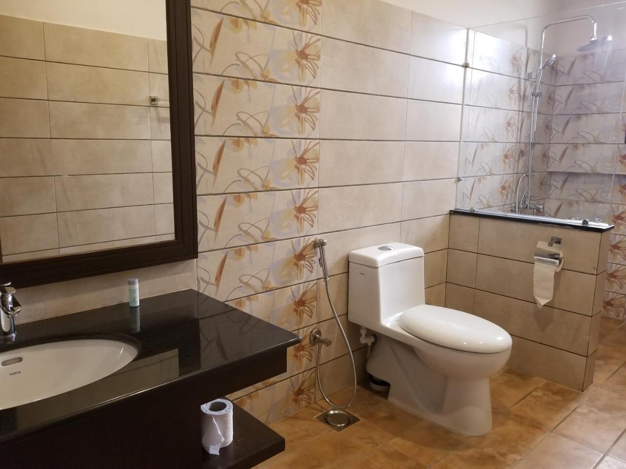 Zifan Hotel & Suites Karachi Esterno foto