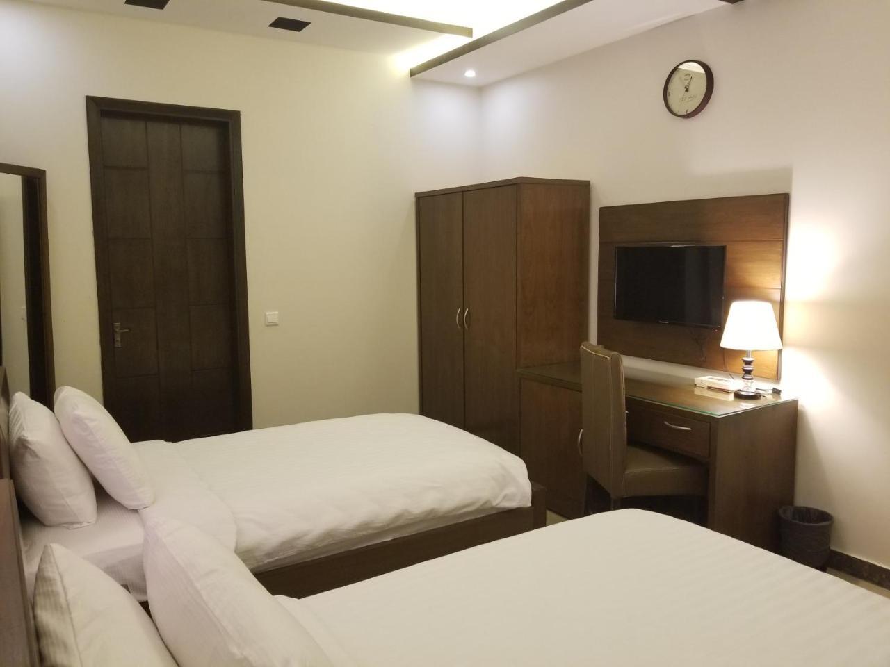 Zifan Hotel & Suites Karachi Esterno foto