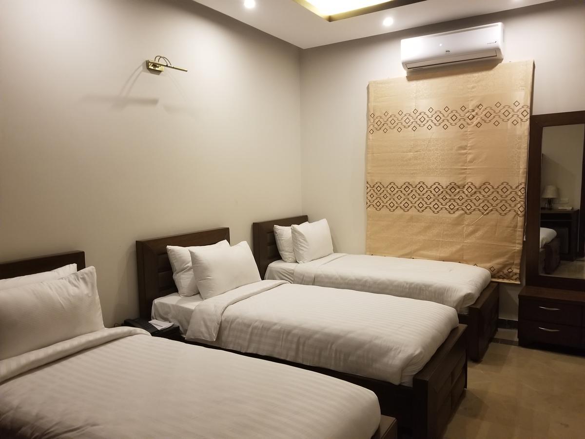 Zifan Hotel & Suites Karachi Esterno foto