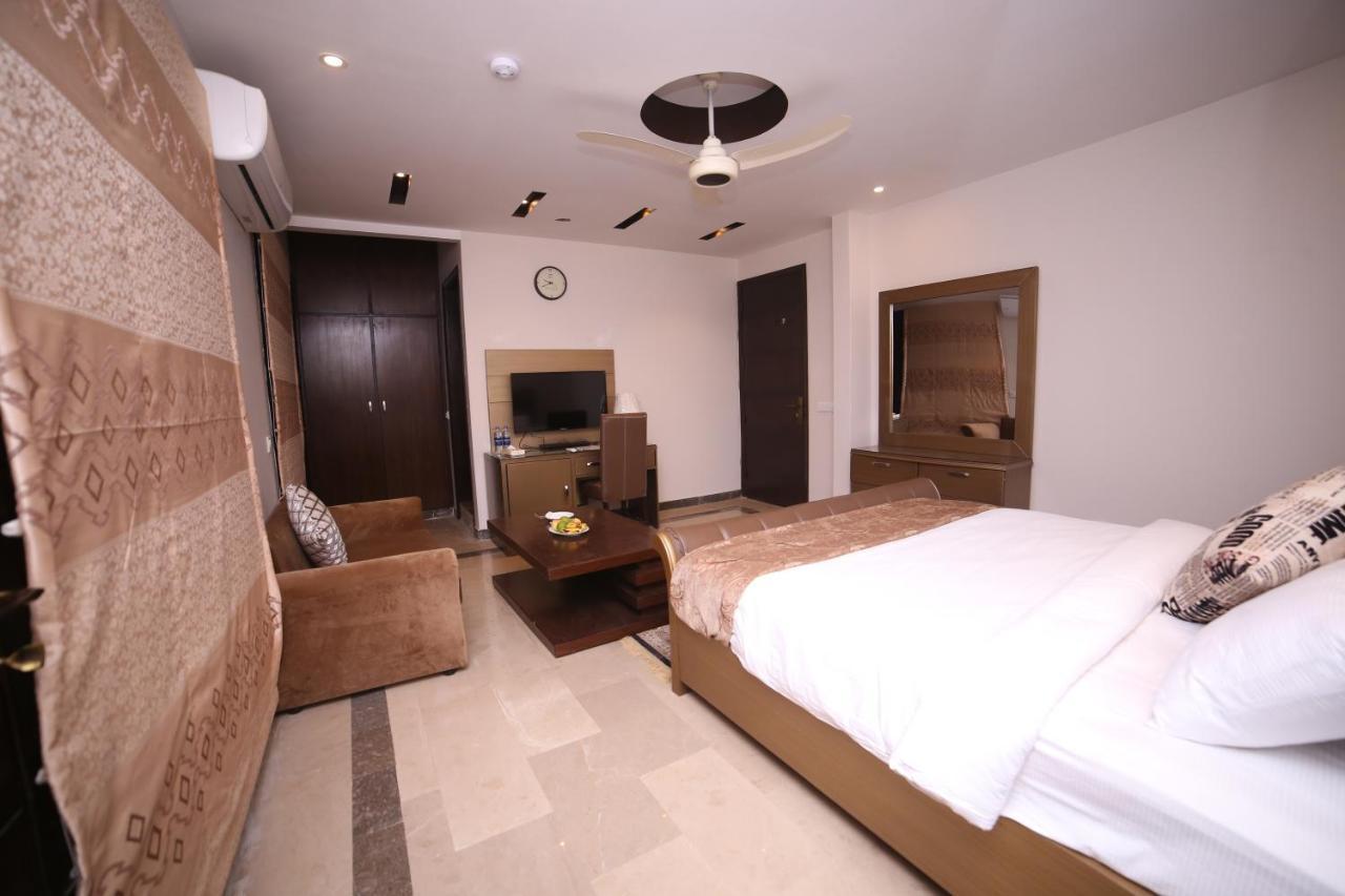 Zifan Hotel & Suites Karachi Esterno foto